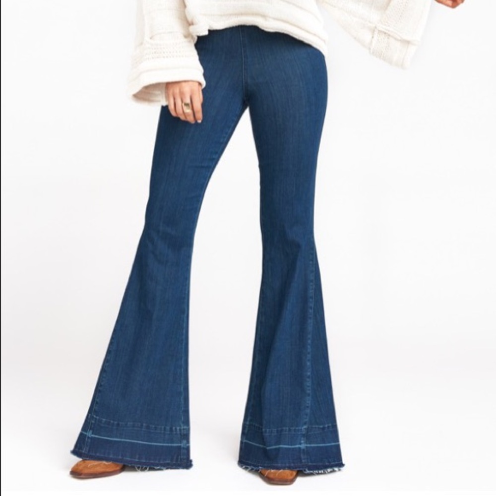 NWT MUMU Berk Bells Jeans